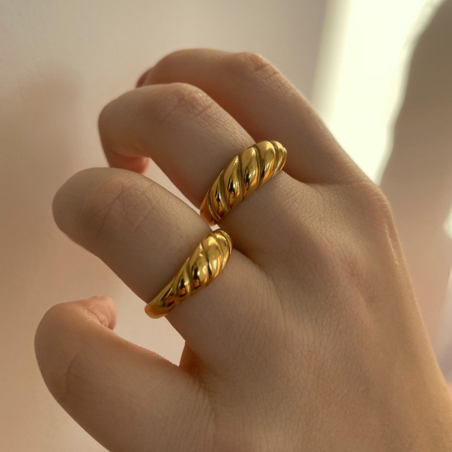 Bold and elegant Chunky Croissant Ring in 18K gold-plated stainless steel. Water-resistant, tarnish-free, and designed for timeless Parisian-inspired style.